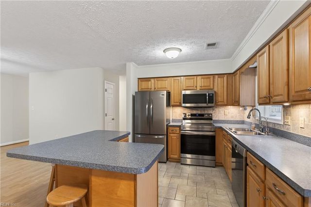 5 Easthill CT, Hampton, VA 23664