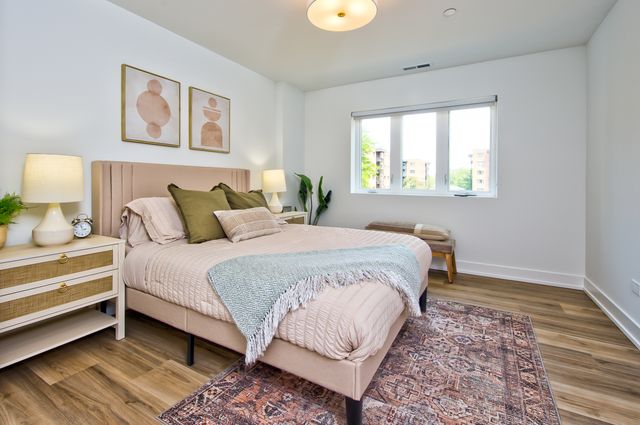 9396 Landings Lane 401, Des Plaines, IL 60016