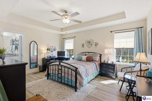 421 Turnberry Court, Vine Grove, KY 40175