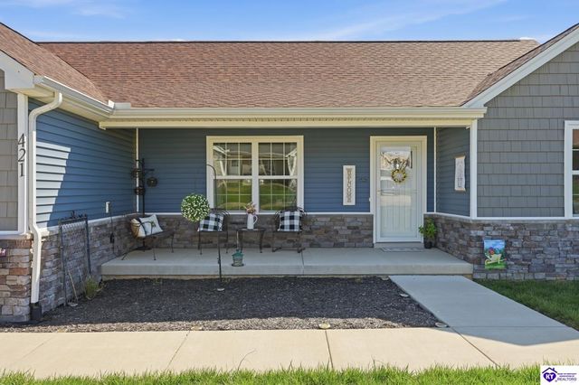 421 Turnberry Court, Vine Grove, KY 40175