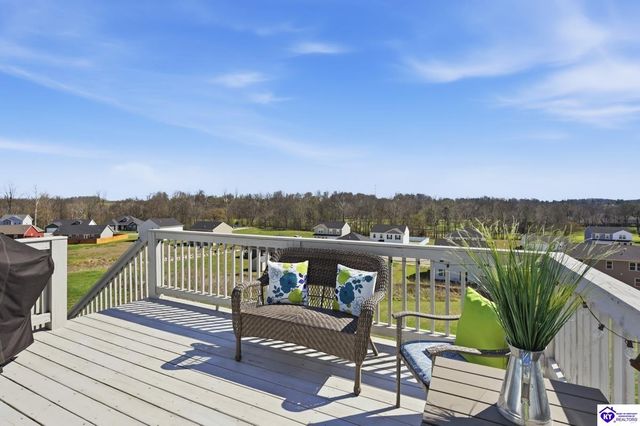 421 Turnberry Court, Vine Grove, KY 40175