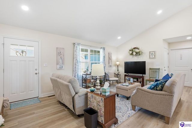 421 Turnberry Court, Vine Grove, KY 40175