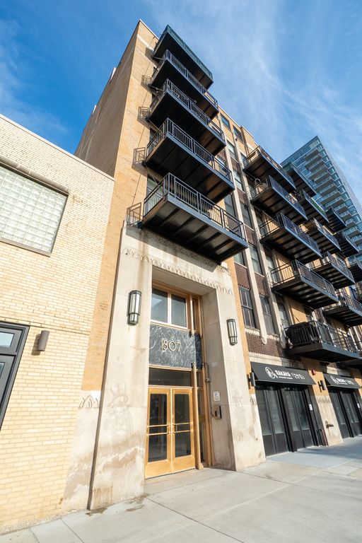 1307 S Wabash Avenue 406, Chicago, IL 60605