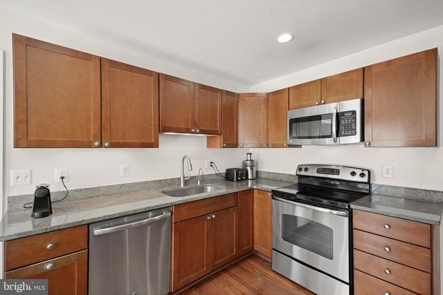 12121 GATEWATER DR, Potomac, MD 20854
