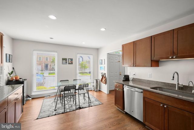 12121 GATEWATER DR, Potomac, MD 20854
