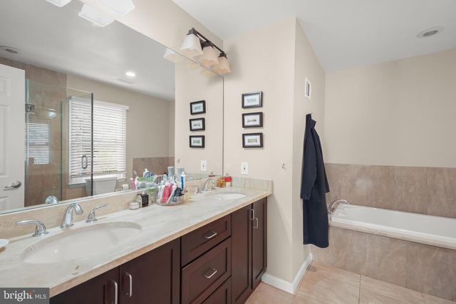 12121 GATEWATER DR, Potomac, MD 20854