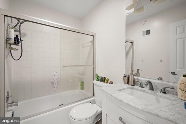 12121 GATEWATER DR, Potomac, MD 20854