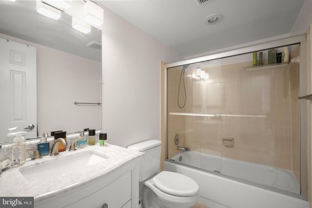 12121 GATEWATER DR, Potomac, MD 20854