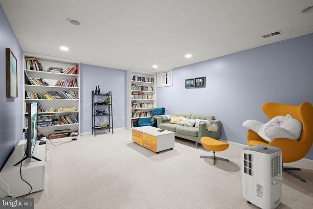 12121 GATEWATER DR, Potomac, MD 20854