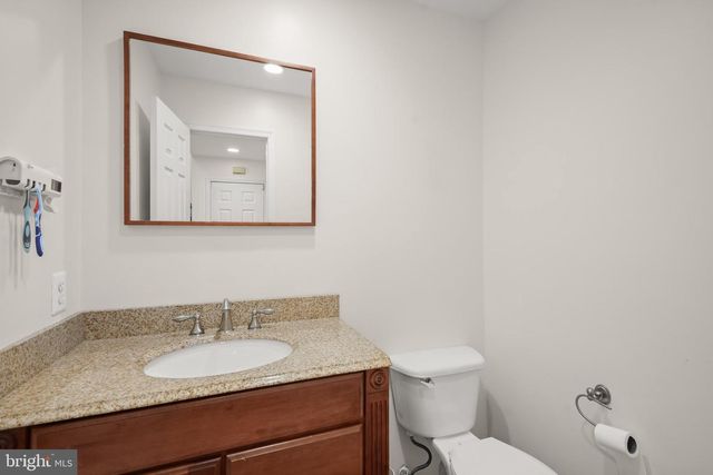 12121 GATEWATER DR, Potomac, MD 20854