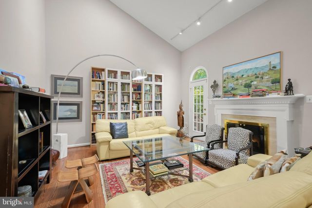 12121 GATEWATER DR, Potomac, MD 20854