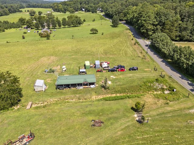1893 Walnut Grove Rd, Dickson, TN 37055