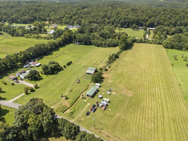 1893 Walnut Grove Rd, Dickson, TN 37055