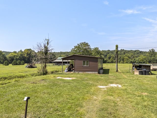 1893 Walnut Grove Rd, Dickson, TN 37055
