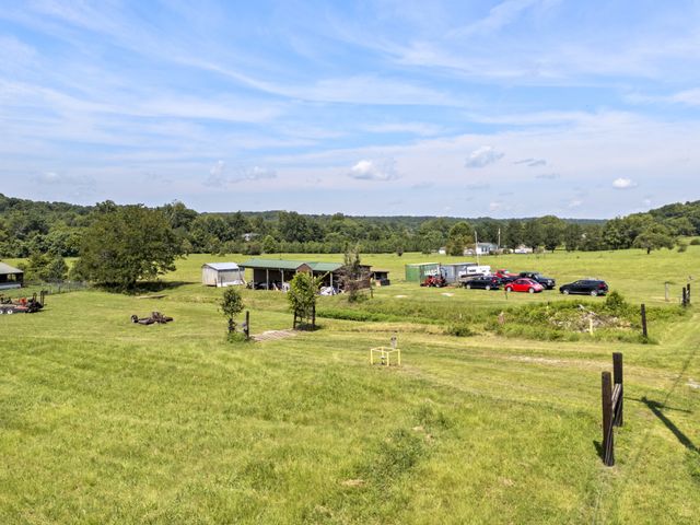 1893 Walnut Grove Rd, Dickson, TN 37055