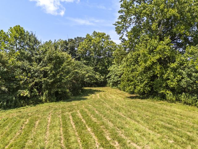 1893 Walnut Grove Rd, Dickson, TN 37055
