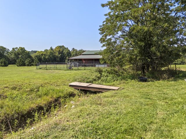 1893 Walnut Grove Rd, Dickson, TN 37055