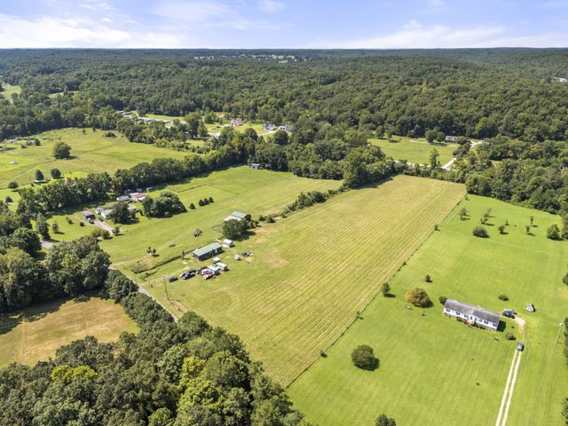 1893 Walnut Grove Rd, Dickson, TN 37055