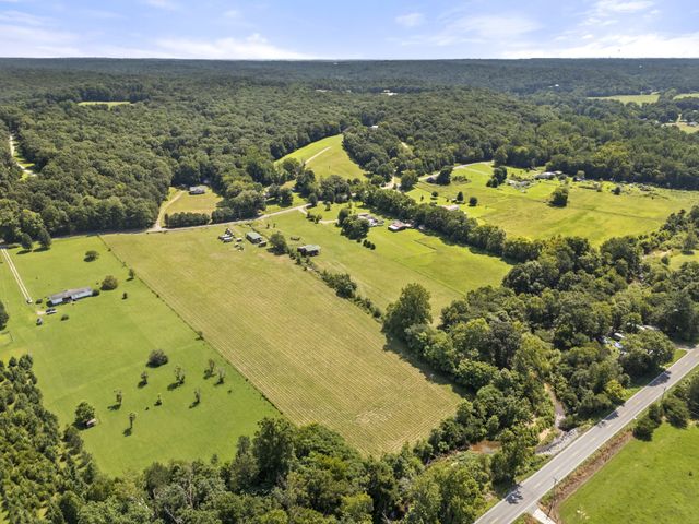 1893 Walnut Grove Rd, Dickson, TN 37055