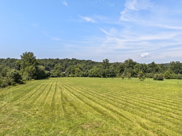 1893 Walnut Grove Rd, Dickson, TN 37055