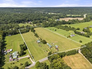 1893 Walnut Grove Rd, Dickson, TN 37055