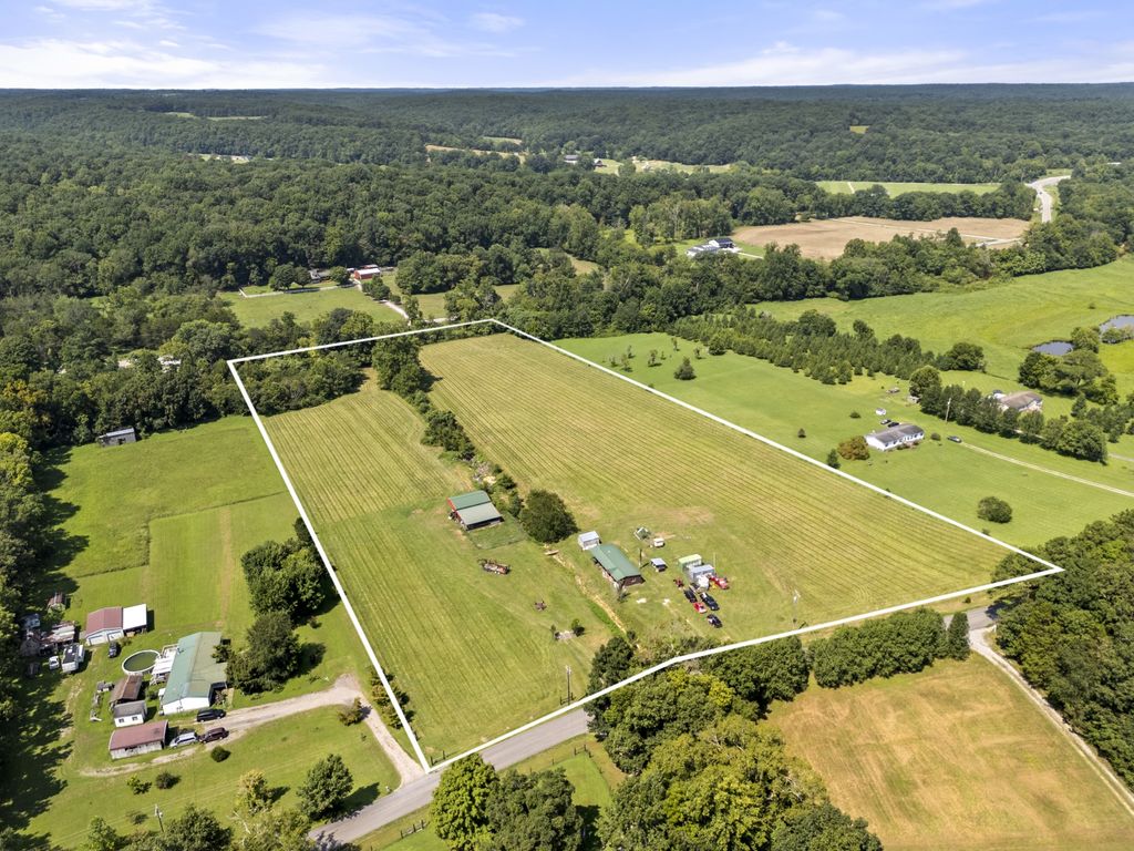 1893 Walnut Grove Rd, Dickson, TN 37055