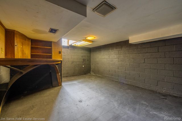 1915 Ewald Circle, Detroit, MI 48238