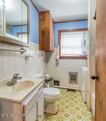 1406 Madison Ave, Maryville, TN 37804
