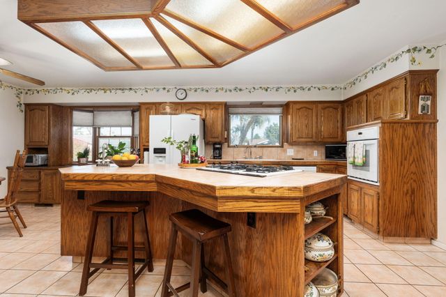 1113 N Manor Drive, Tulare, CA 93274