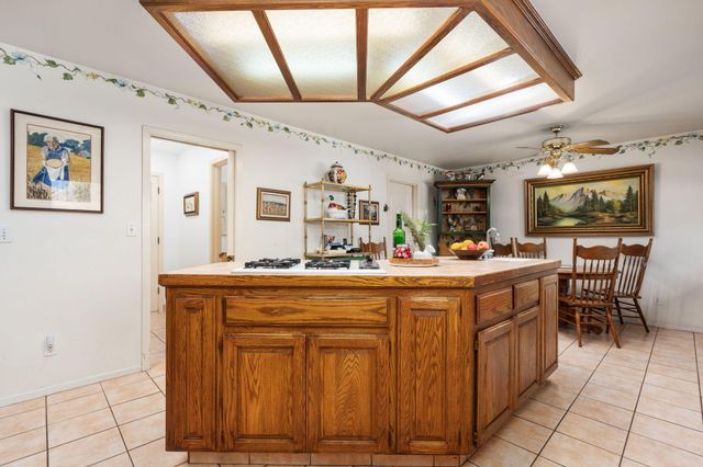 1113 N Manor Drive, Tulare, CA 93274