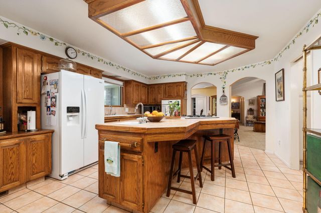 1113 N Manor Drive, Tulare, CA 93274