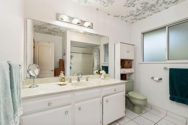 1113 N Manor Drive, Tulare, CA 93274