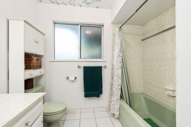 1113 N Manor Drive, Tulare, CA 93274