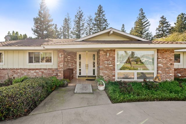 1113 N Manor Drive, Tulare, CA 93274