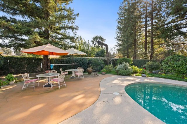 1113 N Manor Drive, Tulare, CA 93274