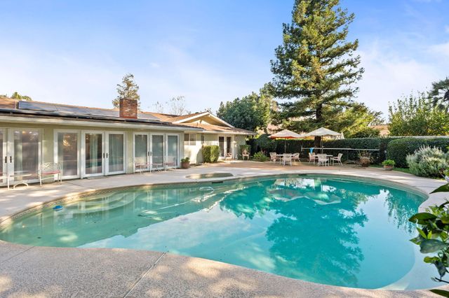 1113 N Manor Drive, Tulare, CA 93274