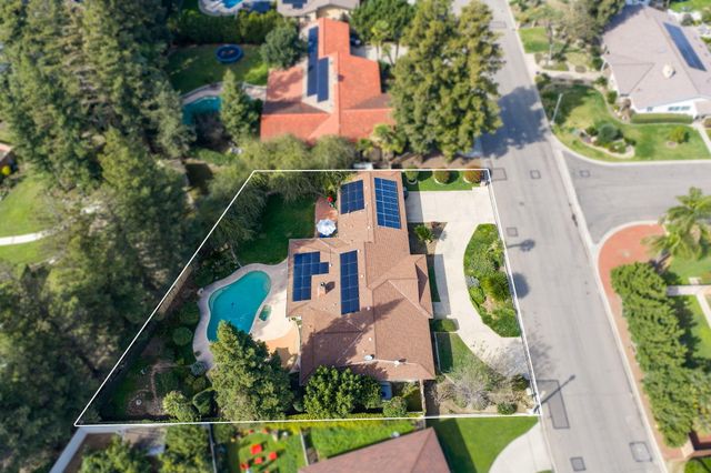 1113 N Manor Drive, Tulare, CA 93274