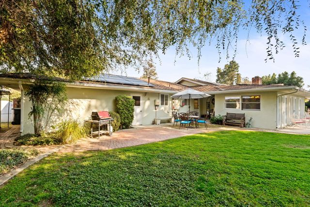 1113 N Manor Drive, Tulare, CA 93274