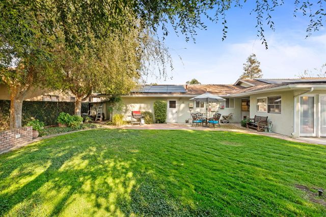 1113 N Manor Drive, Tulare, CA 93274