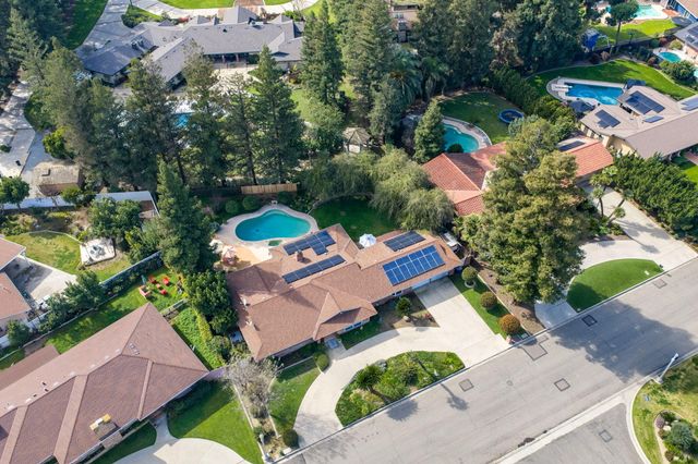 1113 N Manor Drive, Tulare, CA 93274