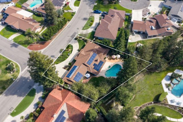 1113 N Manor Drive, Tulare, CA 93274