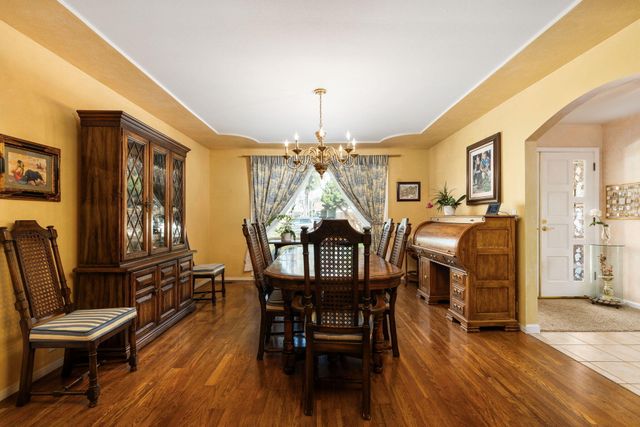 1113 N Manor Drive, Tulare, CA 93274