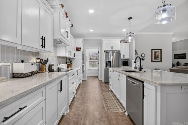 5713 Nickel Bill James Rd, Benton, AR 72019