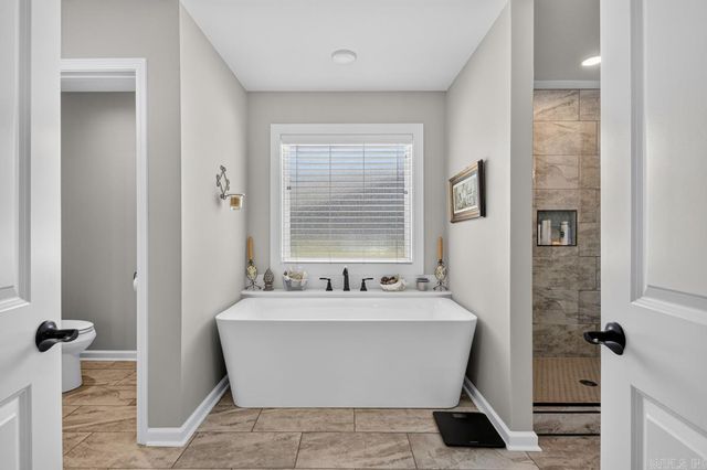 5713 Nickel Bill James Rd, Benton, AR 72019