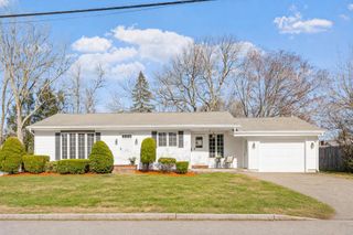 289 Fremont Street, Manchester, NH 03103