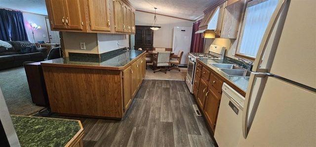 14487 Magnolia Drive, Grand Haven, MI 49417