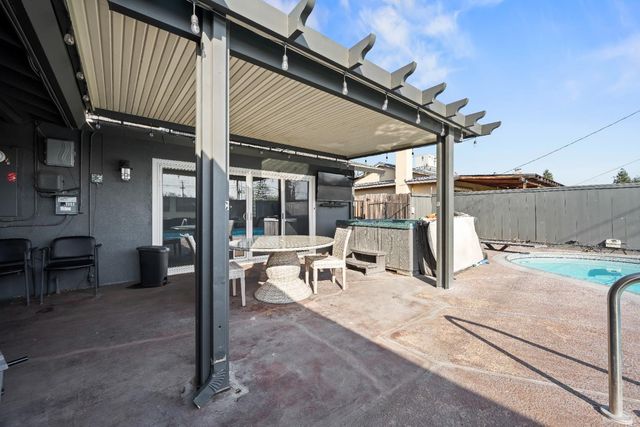 6100 Stonehand Ave, Citrus Heights, CA 95621