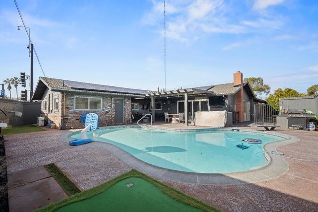 6100 Stonehand Ave, Citrus Heights, CA 95621