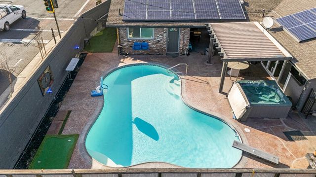 6100 Stonehand Ave, Citrus Heights, CA 95621