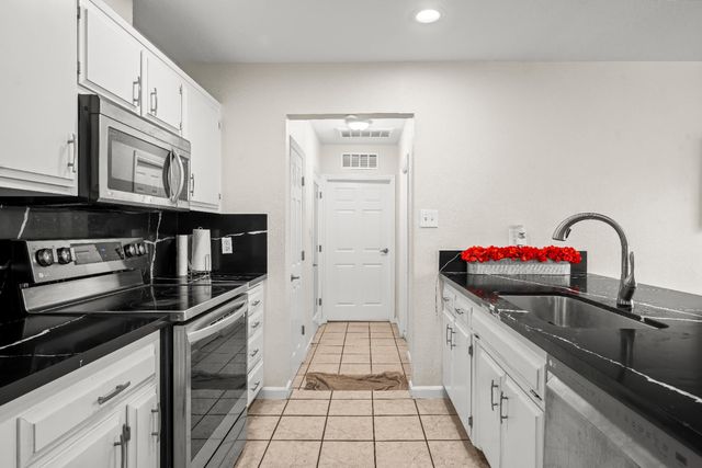 6100 Stonehand Ave, Citrus Heights, CA 95621